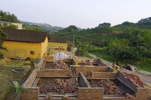 户籍在册却被驳回诉求？“空挂户”为何难获宅基地腾退补偿？‌